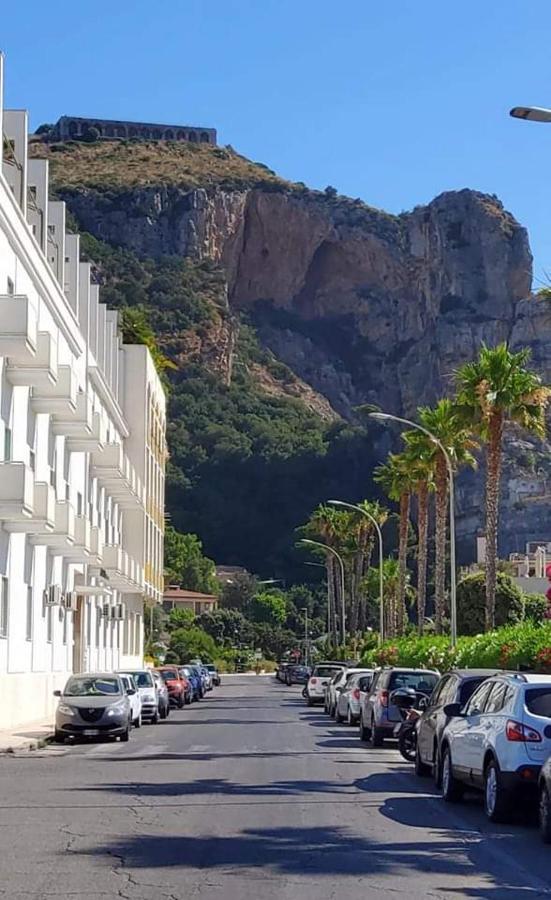 Casa Domitilla Vista Mare - Spiagge, Storia & Relax Wifi - Netflix Terracina Bagian luar foto